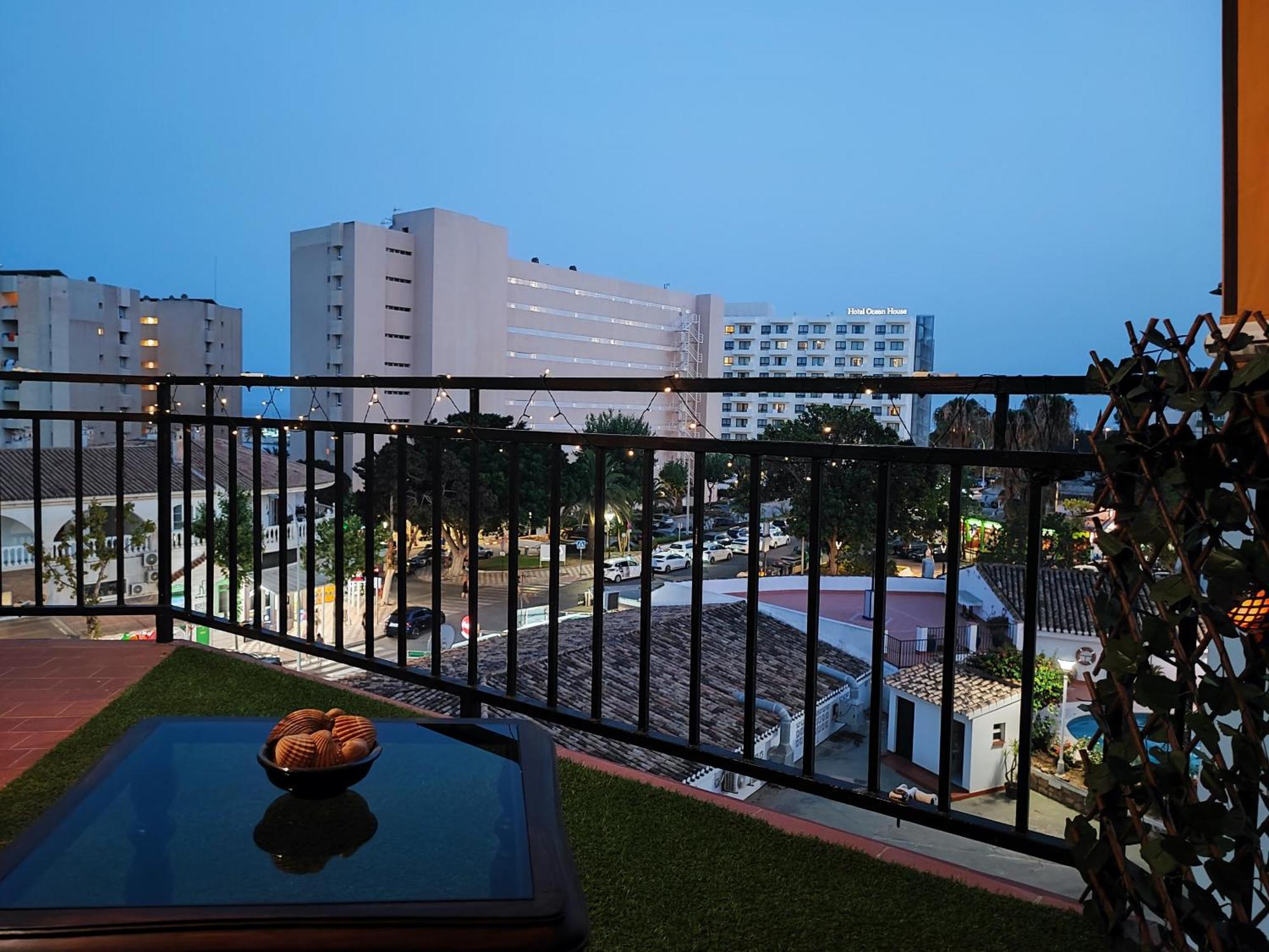 Apartamento 150 Metros De La Playa Torremolinos Bagian luar foto